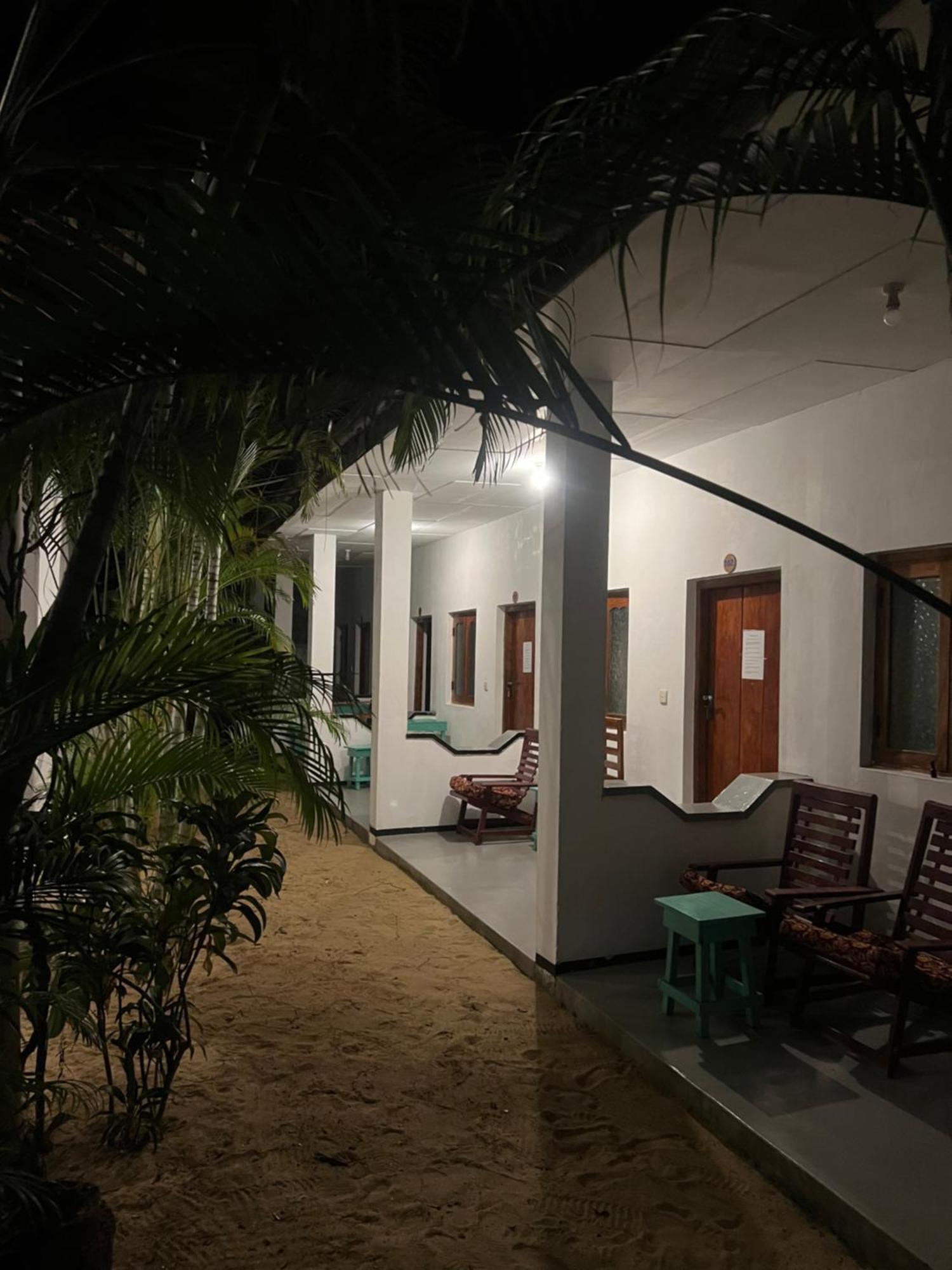 Moxy Bay Arugambay Hotel Arugam Bay Exterior photo