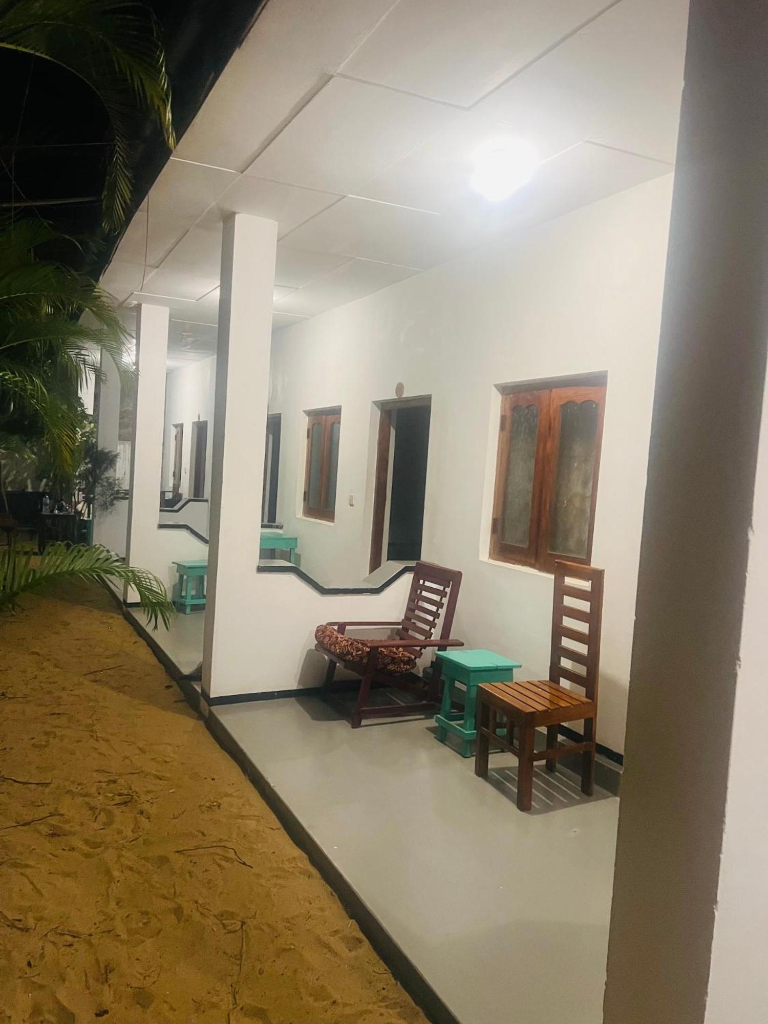 Moxy Bay Arugambay Hotel Arugam Bay Exterior photo